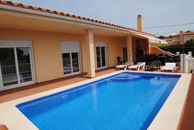 Image de Saona Villas (Vn Apolla) : villa 10 personnes, piscine privée, climatisation