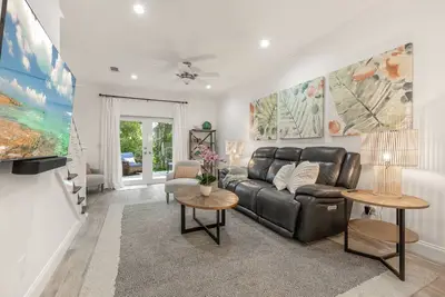 Image de Star Of The Sea ~ Renovated 2 Br, 2. 5 Ba Townhome w/ Shared Pool!