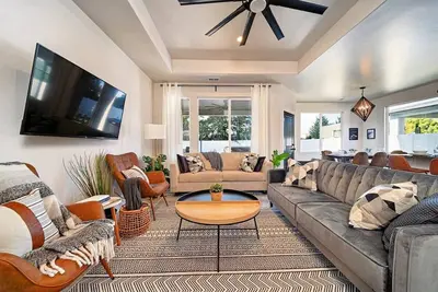 Image de Epic Mountain Views | Fire Pit, Grill, Hot Tub & More
