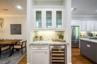 Image de River Oaks 🤩 4br 3300 sq ft ❤️Close To Everything! !