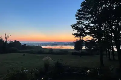 Image de Views of Marsh and Horsefoot Cove!