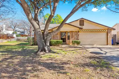 Image de Cozy Cottage in Dfw Area!