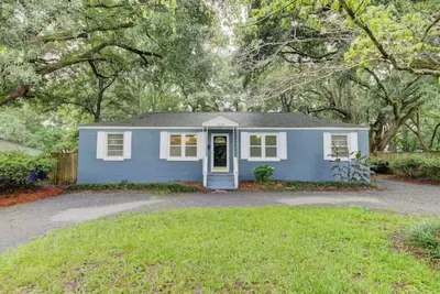 Image de Island Living w/ Screened Porch+King Bed+Foosball!