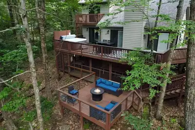 Image de Wintergreen Retreat: Cabin with Hot Tub, Nestled in Woods, Hiking, Game Room
