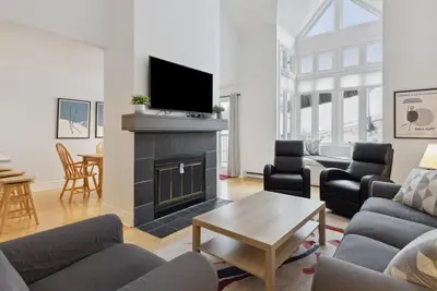 Image de Ski In/Out Mountain Chalet Condo - 205 Chateau Ridge