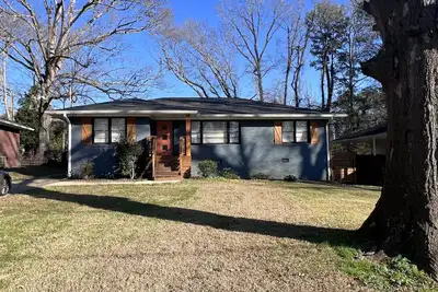 Image de The Blissful Blue Bungalow Near Atlanta Airport