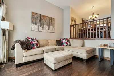 Image de True North Eh-scape | Fireplace | Mountain Views