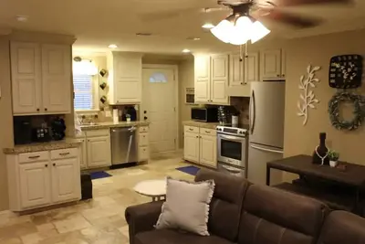 Image de Spacious one bedroom 2 miles from Texas Tech! \n\n