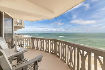 Image de Newly remodeled 2 Bedroom Oceanside View