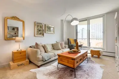 Image de Cozy Central City Condo with On-Site Gym!