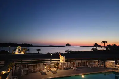 Image de Gorgeous Sunsets. Sunset Place #304 No Cleaning Fees! ! !