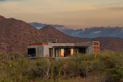 Private Contemporary Retreat!