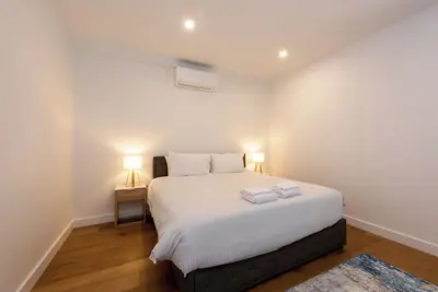 Image de Entire House in Port Melbourne w/ Parking & Pool