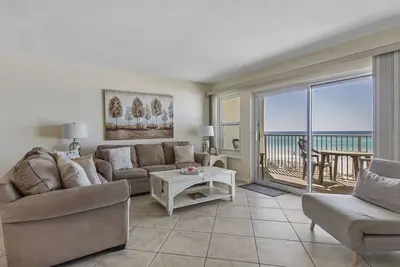 Image de Oceanfront Gulf View, Cabana Club 206 \nKing-bed, internet and private beach