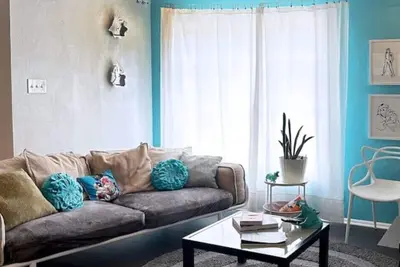 Image de Hip Oasis, Backyard Forest & Hot Tub