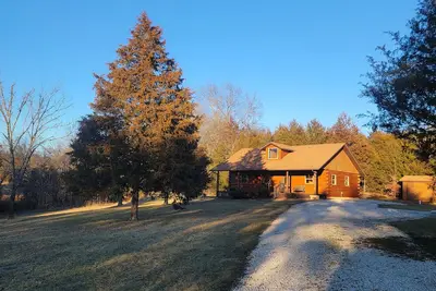 Image de Rustic Cabin in the Ozarks, near beautiful Black river