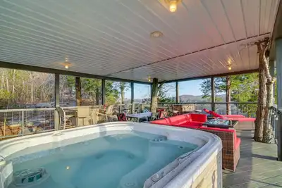 Image de River-View Somerset Home: Large Deck, Fire Pit!