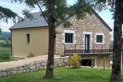 L'Atelier de Léon avec vue imprenable sur la Margeride