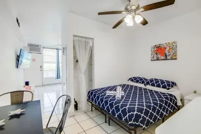 Image de Sunny Ocean Dr Condo, w/2 Queen Beds, South Beach