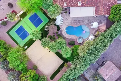 Image de Pickleball+Volleyball+putting green+theatre+ping pong, game room, privacy 1. 15acre
