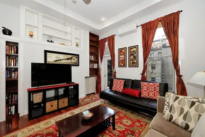 Image de Stunning & Comfy 1 Br Brownstone! Upper West Side!