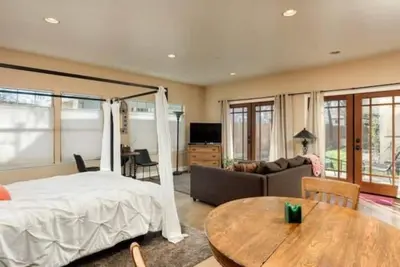 Image de Fox Manor on Esplanade Guest Studio