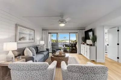 Image de 🏄🏻‍♂️New! Gorgeous Oceanfront Ground Floor Villa!
