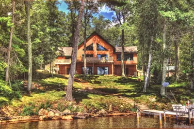 Image de Large Turtle Flambeau Flowage House with game room, sauna, & great fishing.