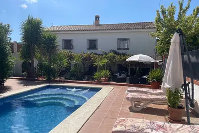 Image de Lovely 10-Bed Villa with Private Pool & Garden