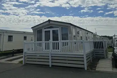 Image de Modern platinum standard 2 bedroom with decking