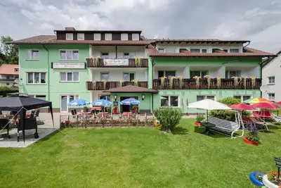 Image de Maison de vacances 'Gruppenferienhaus Dressel' avec vue sur les montagnes, terrasse et Wi-Fi