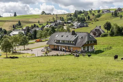Image de Appartement 'Sport Rees - Ferienwohnung Pia' avec vue sur la montagne, terrasse partagée et Wi-Fi