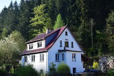 Image de Maison de vacances Haus Waldberg avec grand jardin et véranda couverte