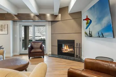 Image de Start Planning Your Winter at This Beautifully Renovated Penthouse! Great Mtn Location & Spacious