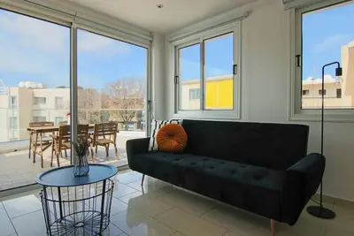 Phaedrus Living: Seaside Modern Flat Lighthouse 63