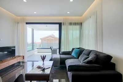 Image de Phaedrus Living: City View Anna Residence 102