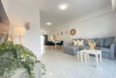 Image de Phaedrus Living: Down Town Flat Stephania 302