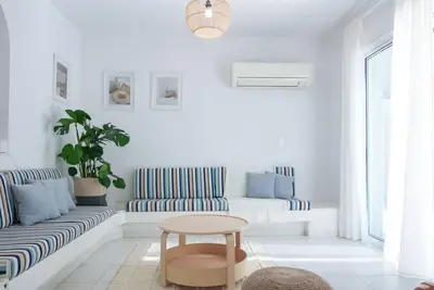 Image de Phaedrus Living: Azure Serenity House