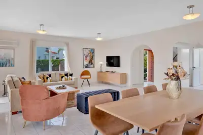 Phaedrus Living: Coral Bay Luxury Villa