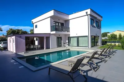 Image de Villa Jacky in Poreč for 8 people with private pool just 900 meters from sea