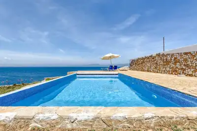 Image de Appartement Face Ă la Mer avec Piscine, Barbecue, Wi-Fi et Parking Ă L'Escala