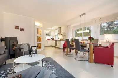 Image de Haus Zingstzeit, Schöne Dhh in Exklusiver Lage mit Sauna und Kamin bis 6 Pers