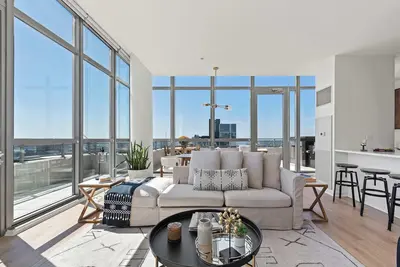 Image de West Loop Ph: Fireplace Deck, Incredible Views