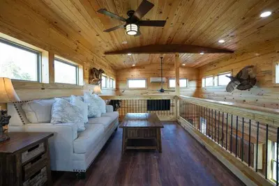 Image de Cabin 11 - Unique Cabin, Sauna, Hot Tub, FirePit, Games