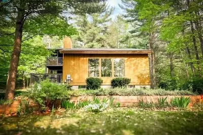 Image de 2 bedroom + loft near Lake Leelanau. Fire pit, W/D, Wifi