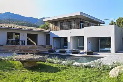Image de Villa proche d'un village historique, idéal pour des vacances au calme