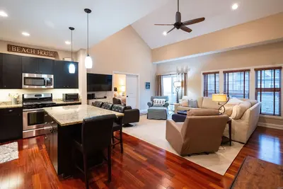 Image de Gorgeous 3 bedroom, 3 bath Spring Lake Condo