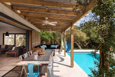 Image de 106 Beach House - Cinq Chambres Villa, Couchages 12