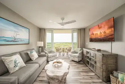 Image de Welcome To Poseidon Too - A Newly, Completely Renovated Condo @ Sunrise Suites!