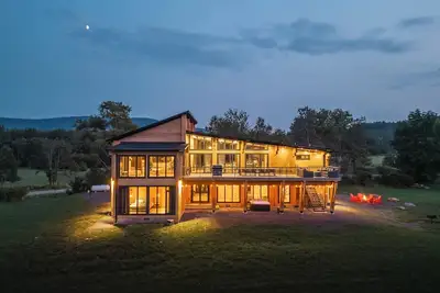 Image de Lux Mansion Windham, Catskills Hot Tub, Bbq, Pool Table, Fire pit, Pond